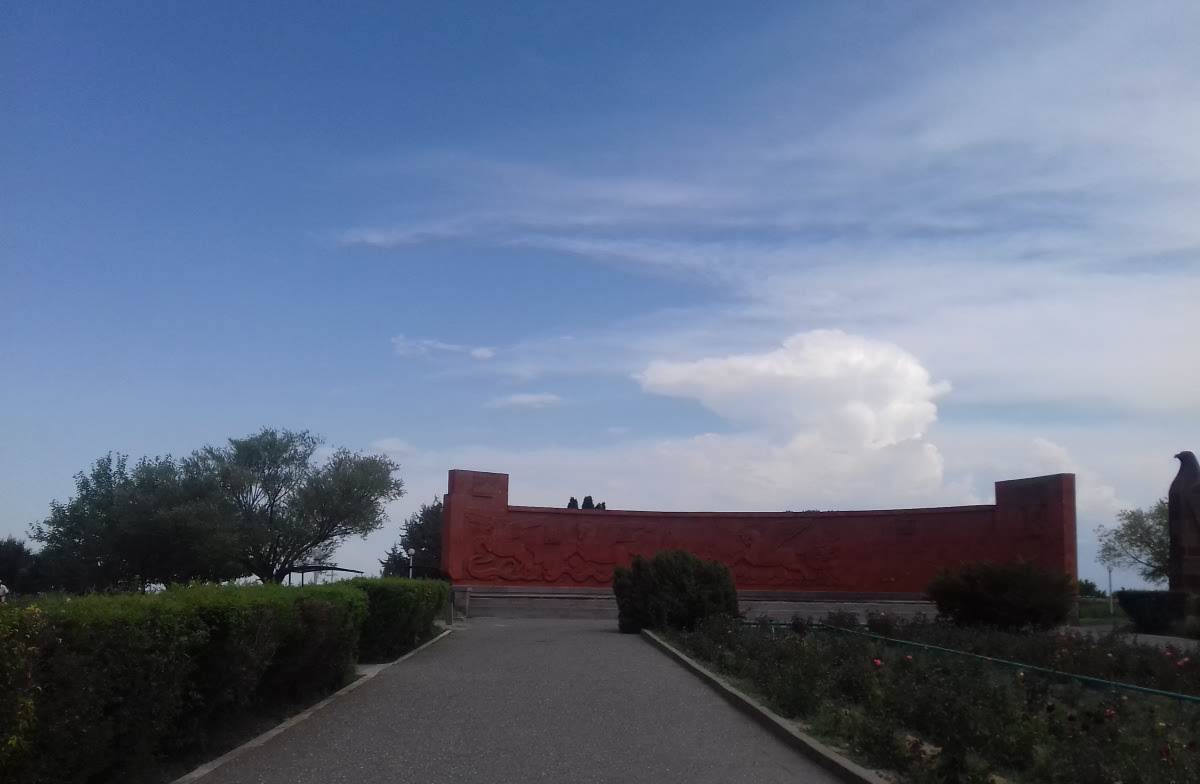 Sardarapat Memorial,